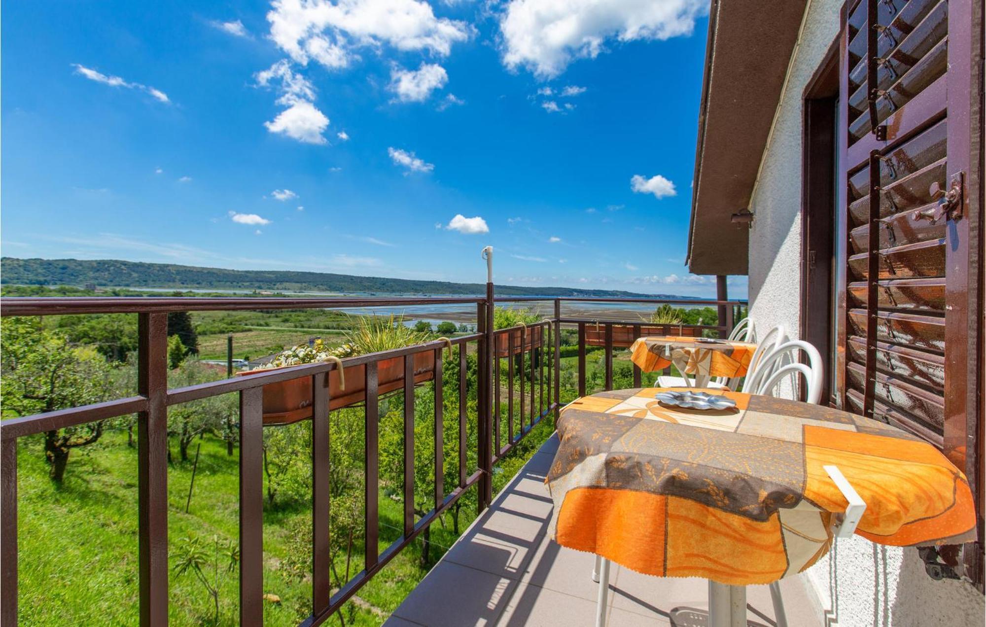 Amazing Apartment In Secovlje With Kitchen Exterior foto