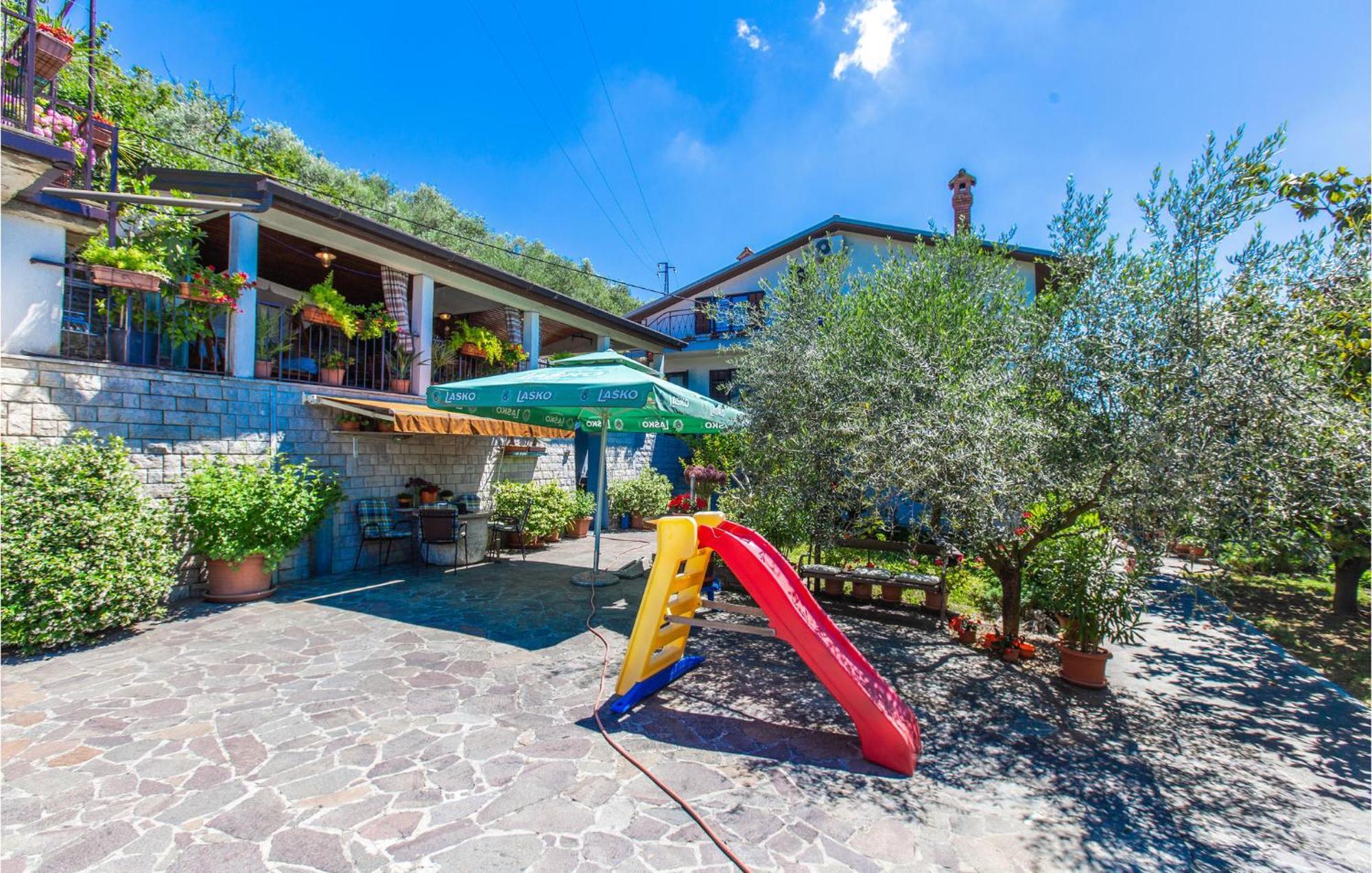 Amazing Apartment In Secovlje With Kitchen Exterior foto